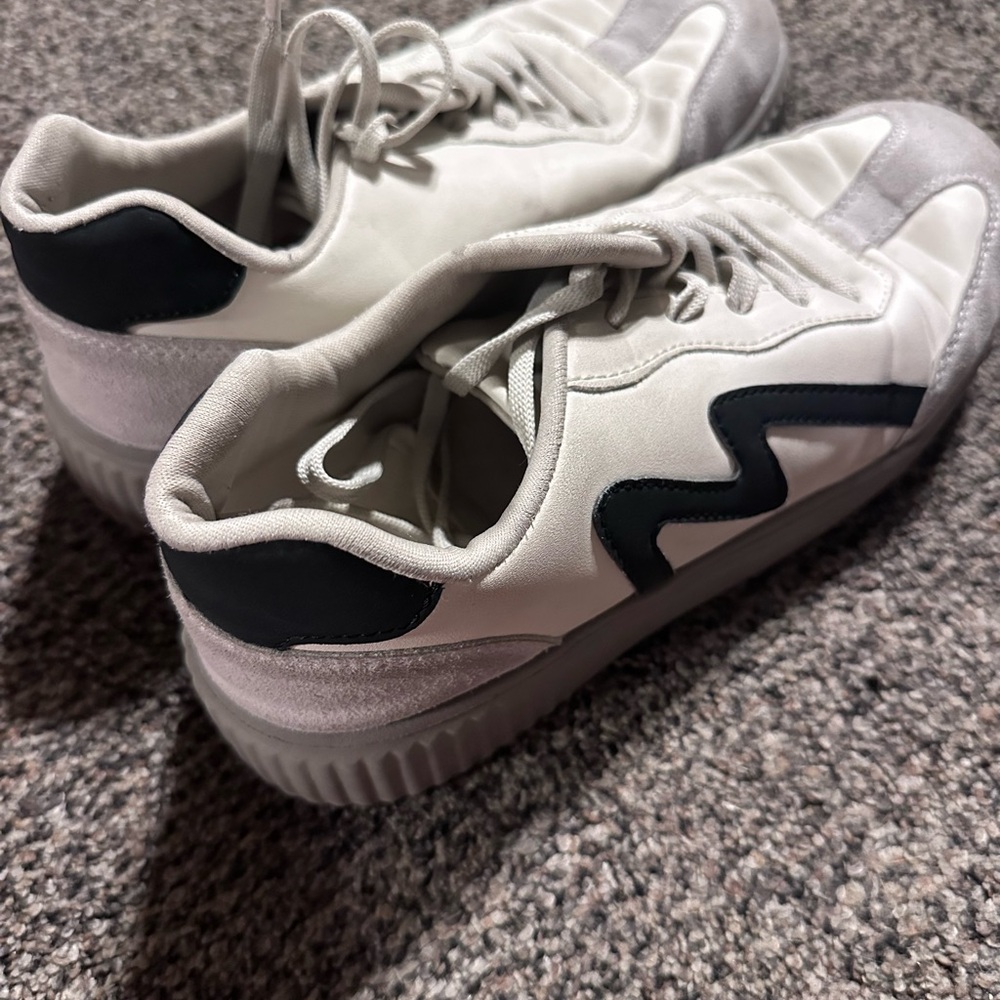 SHEIN White and Black Women's Sneakers